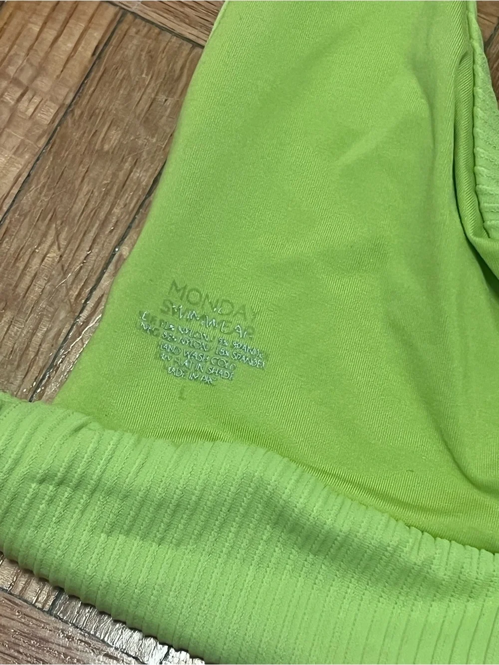 Monday Swimwear JAMAICA TOP - LIME